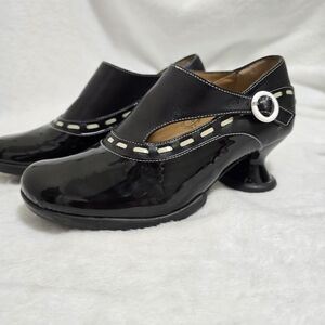 John Fluevog Black Patent and Cream Accent Heels